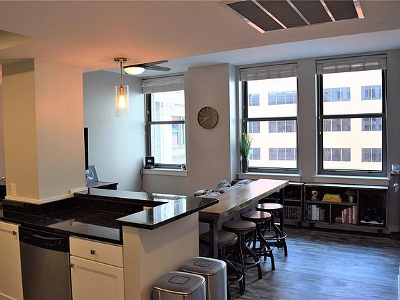 4th image of 314 N Broadway APT 1804