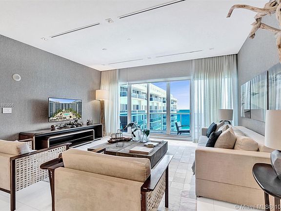 2nd image of 102 24th St #Penthouse 1618