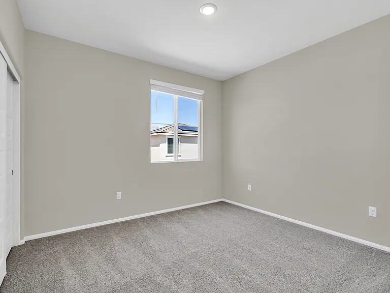 2074 Bergamot St — Photo 35