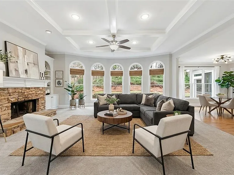 2570 Wood Creek Ct — Photo 13