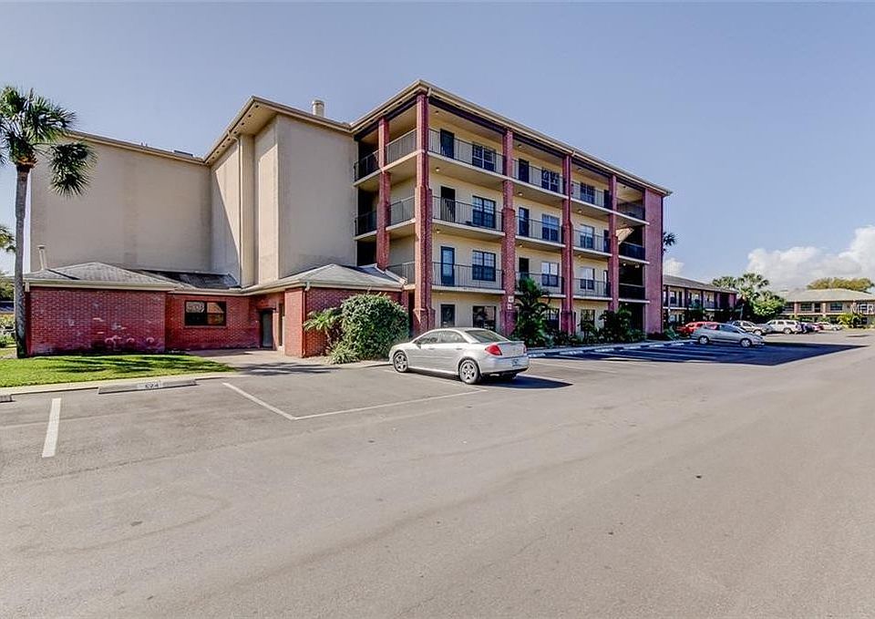 1st image of 930 85th Ave N APT 307