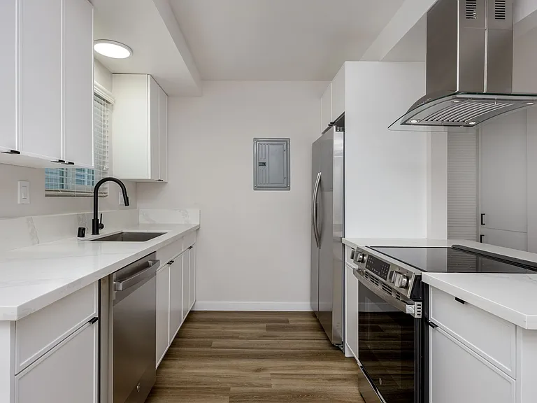 1307 Amethyst St — Photo 11