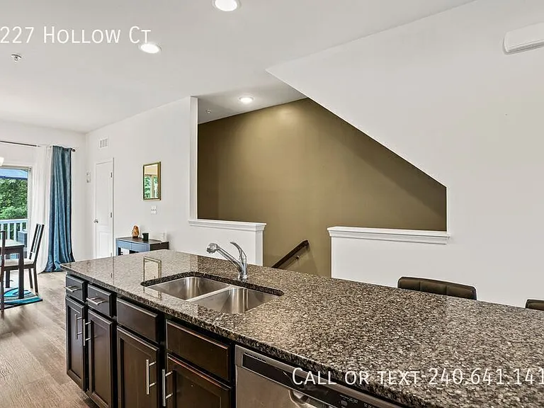 8227 Hollow Ct — Photo 13