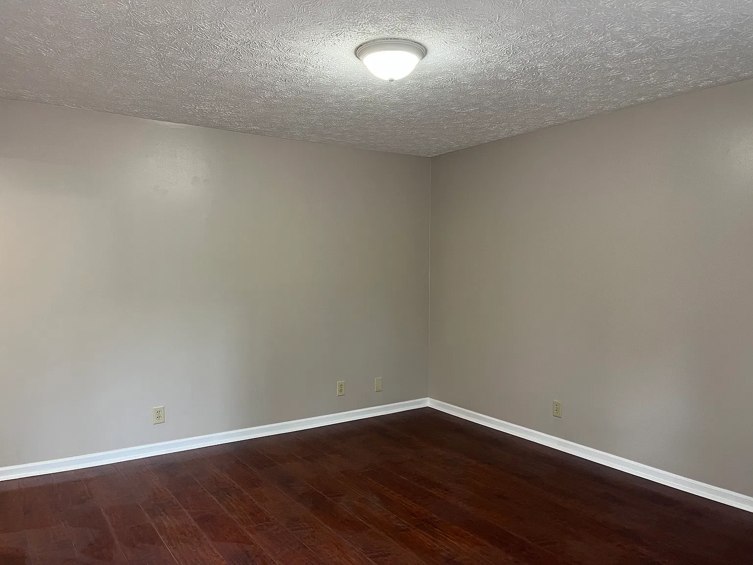 480 E Red Bud Rd — Photo 2