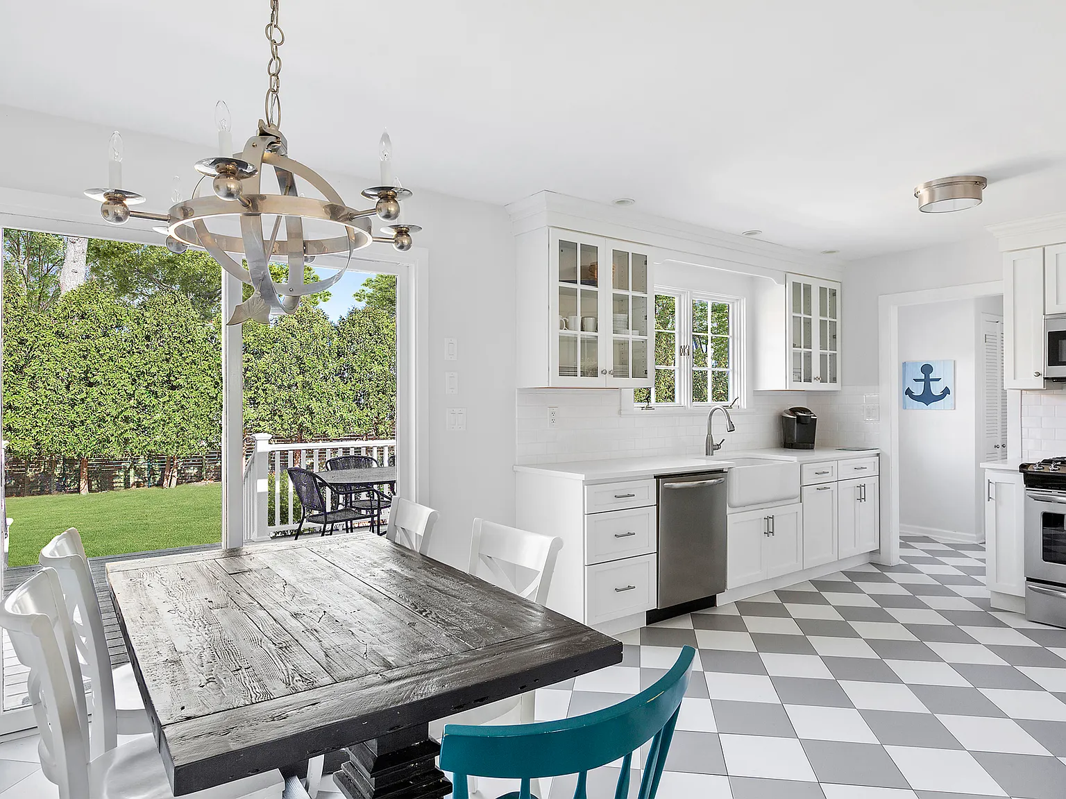 Sag Harbor Rental with Cove Views — Photo 3