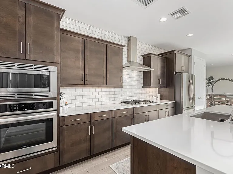 1906 E Robb Ln — Photo 8
