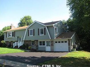75 Hubbard Rd, West Haven, CT 06516