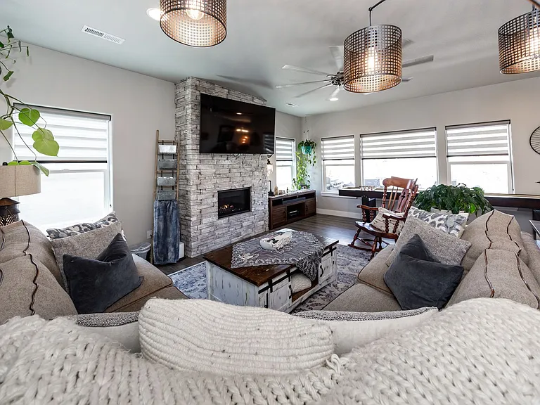 9032 Bugaboo Dr — Photo 3