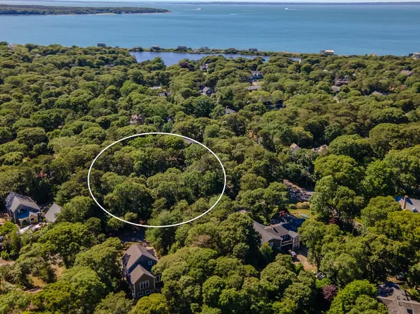 66 Munroe Ave #17, Oak Bluffs, MA 02557