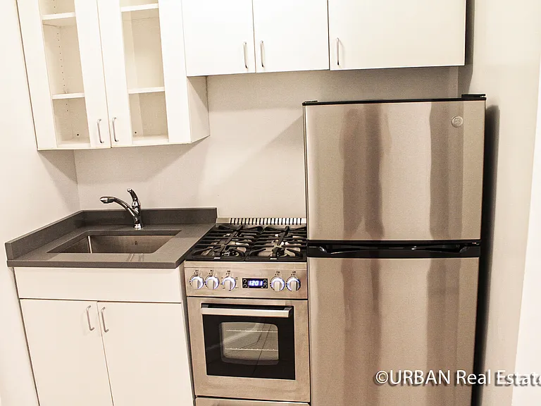 150 E 84th St #1N — Photo 5