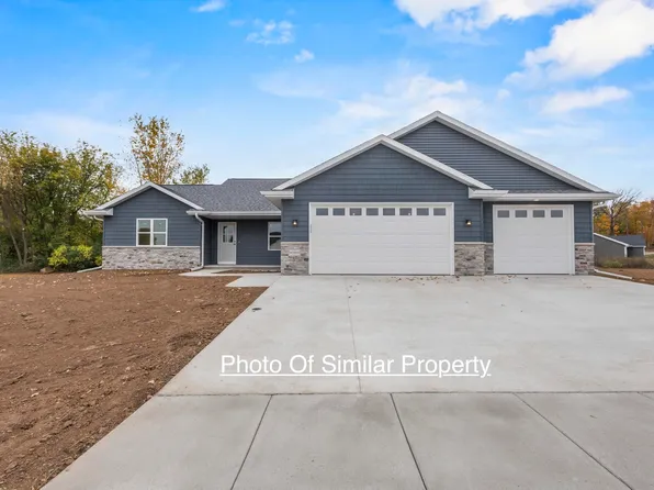 2677 Vanderbilt Dr, Neenah, WI 54956