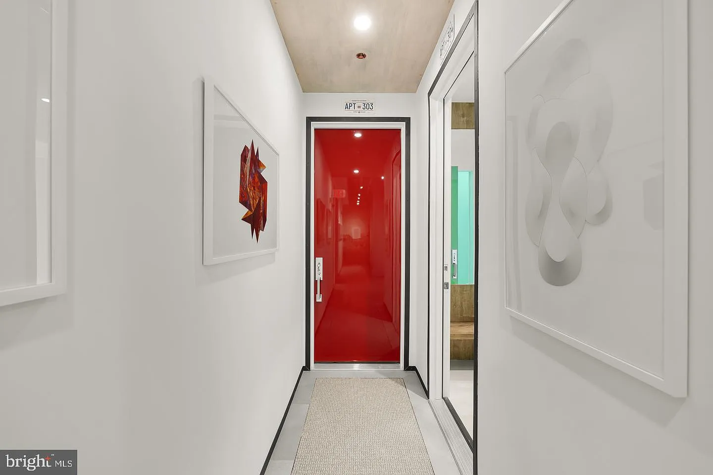 2 bed, 1.5 bath, 1100 sqft, $4,900 — Photo 2
