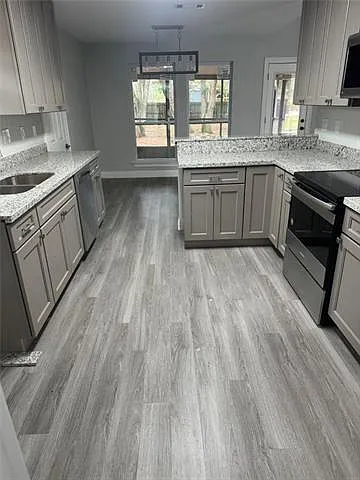 64 Helen Dr — Photo 8