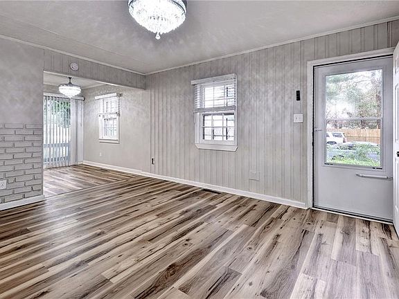 3rd image of 461 Dare Ave
