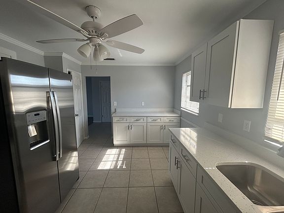 5th image of 417 SE 6th St
