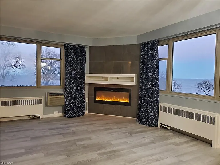11820 Edgewater Dr #417 — Photo 9