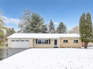 43 Longsworth Dr, Rochester, NY 14625