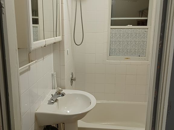4th image of 328 N 13th Ave #2