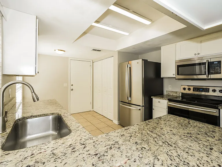 1670 Palm Leaf Dr — Photo 8