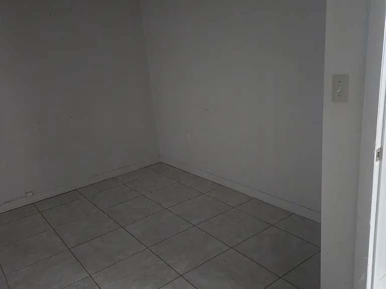 10244 E Colonial Dr #111 — Photo 6