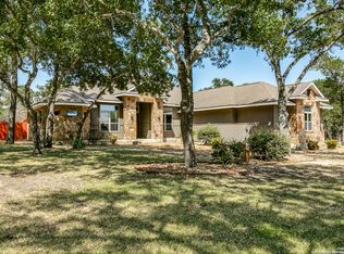 101 Legacy Run Dr, La Vernia, TX 78121