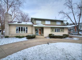 25407 Wimbledon Rd, Beachwood, OH 44122