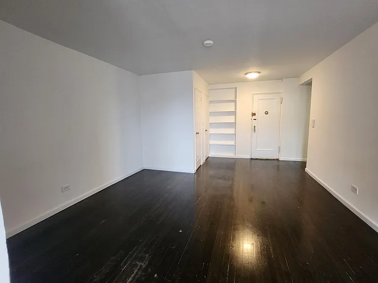 510 Riverdale Ave #5M — Photo 3