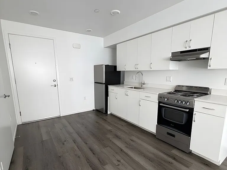 4238 S. Western Ave. — Photo 18