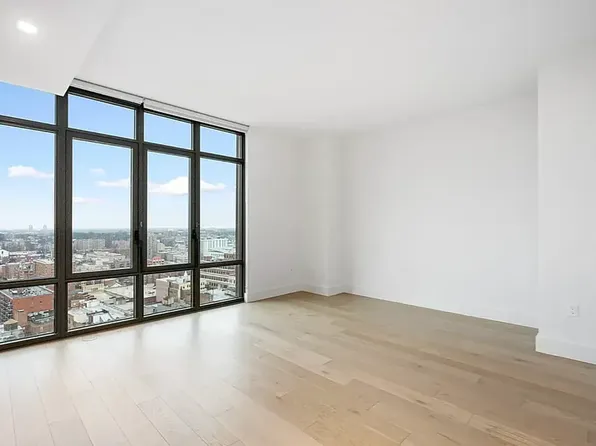 92-27 160th Street image 6 of 39