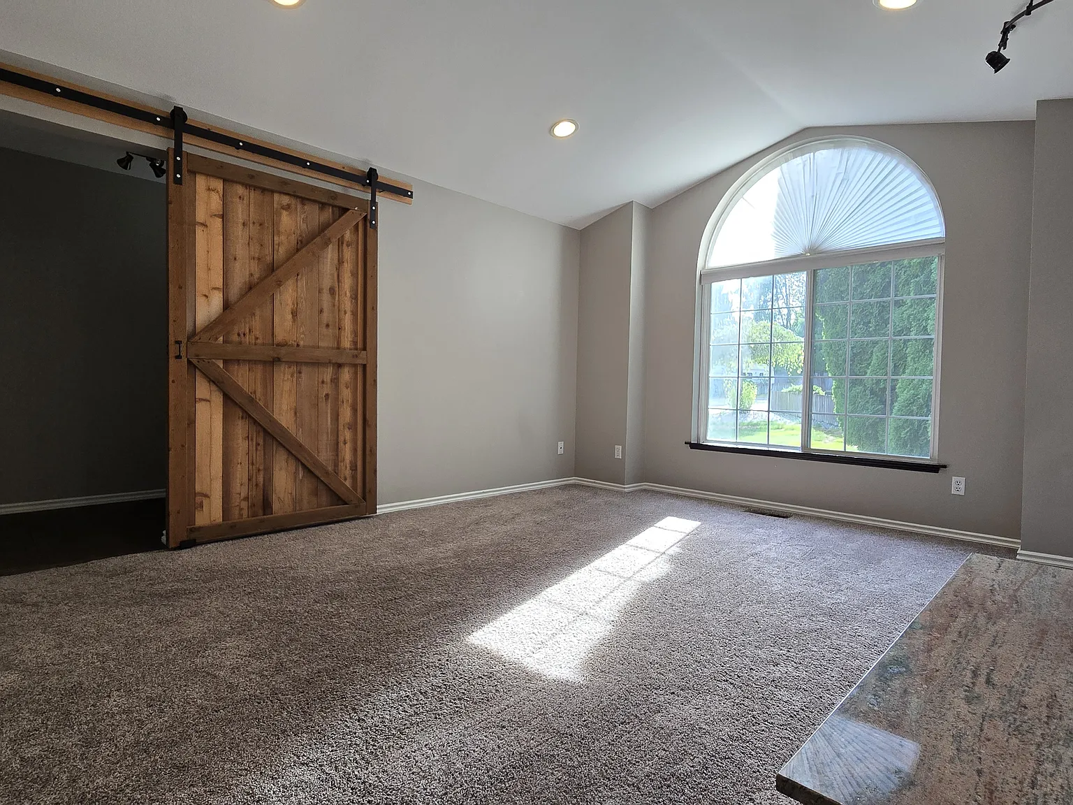 3 bed, 1417 sqft, $3,350 — Photo 4