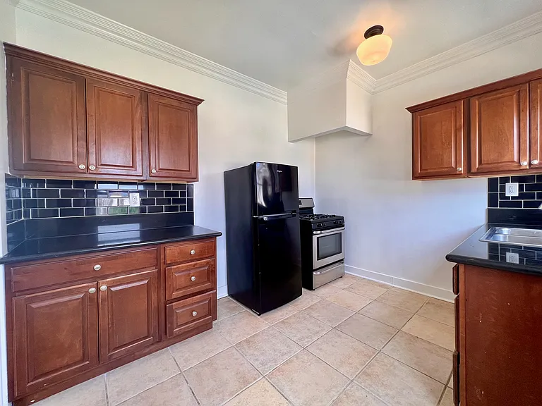 535 N Alexandria Ave #204 — Photo 5