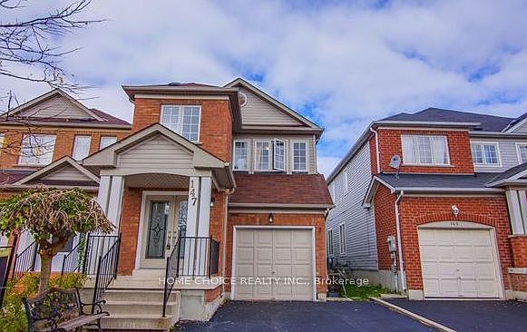 1st image of 147 Ferncliffe Cres