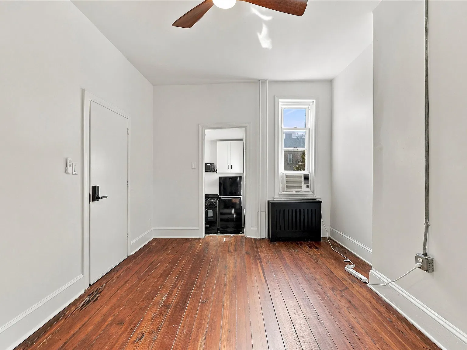 2511 Frankford Ave — Photo 4