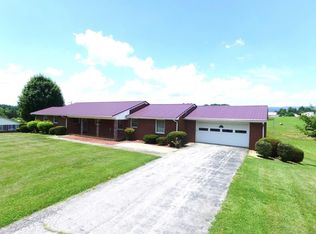 2260 N 4th St, Wytheville, VA 24382