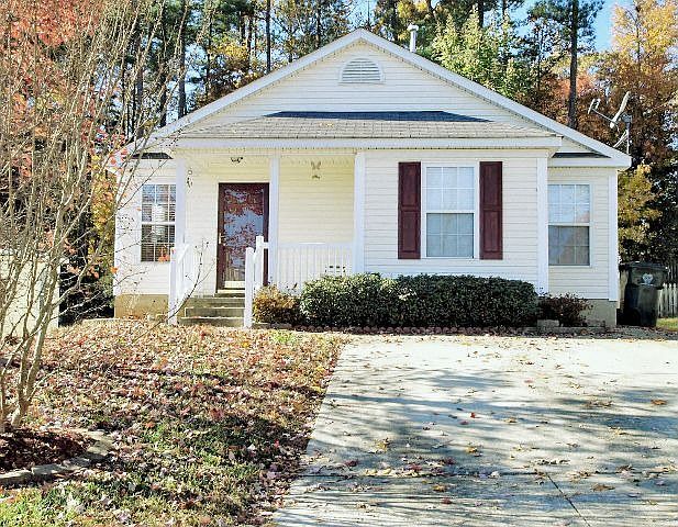 This snug home features an efficient lay out with no wasted space.