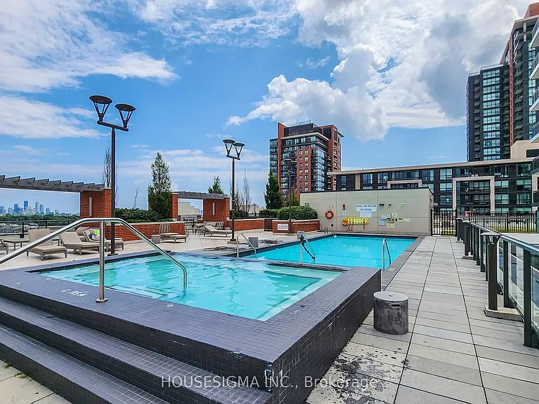 3091 Dufferin St #211 — Photo 37