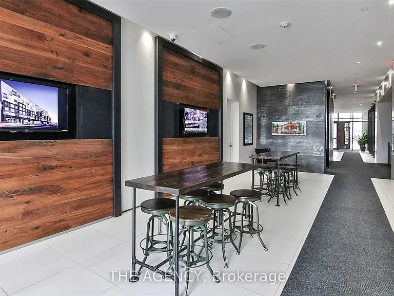 783 Bathurst St #718 — Photo 25