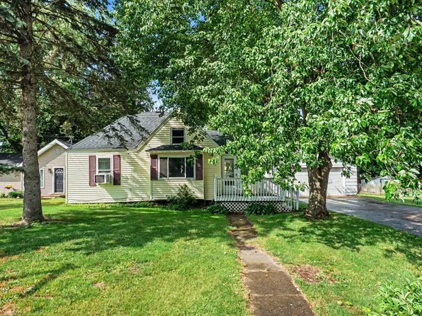 312 Mechanic St, Stockbridge, MI 49285