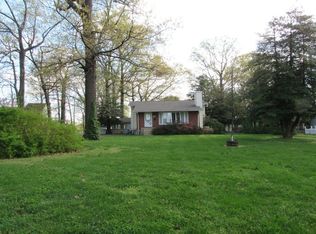 709 Riverside Dr, Essex, MD 21221