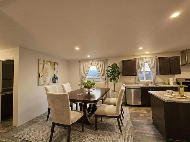 3 bed, 2.0 bath, 1568 sqft, $3,600 — Photo 2