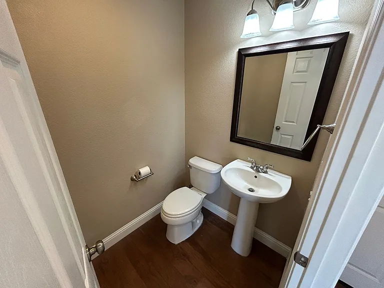 667 Harold Smith Dr — Photo 8