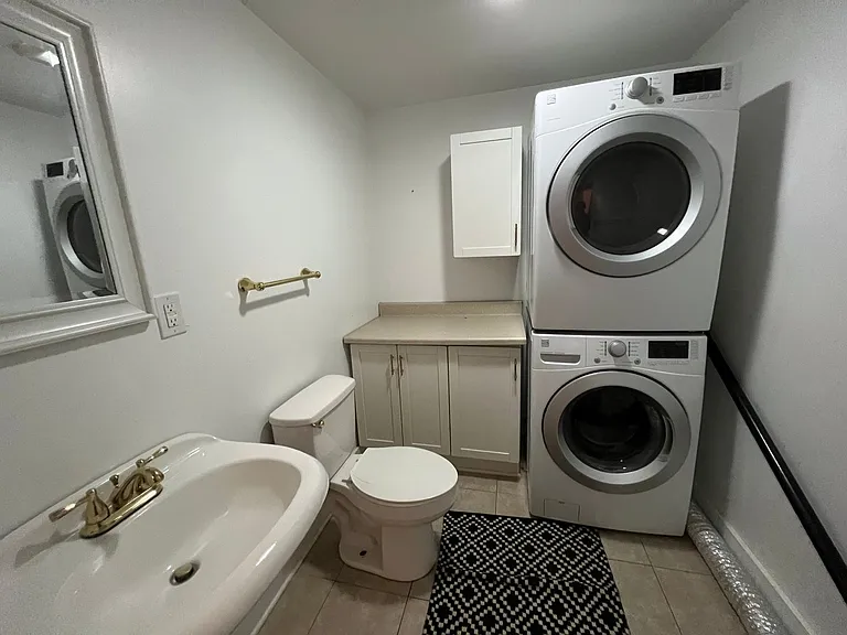 1915 E Market St #3 — Photo 15