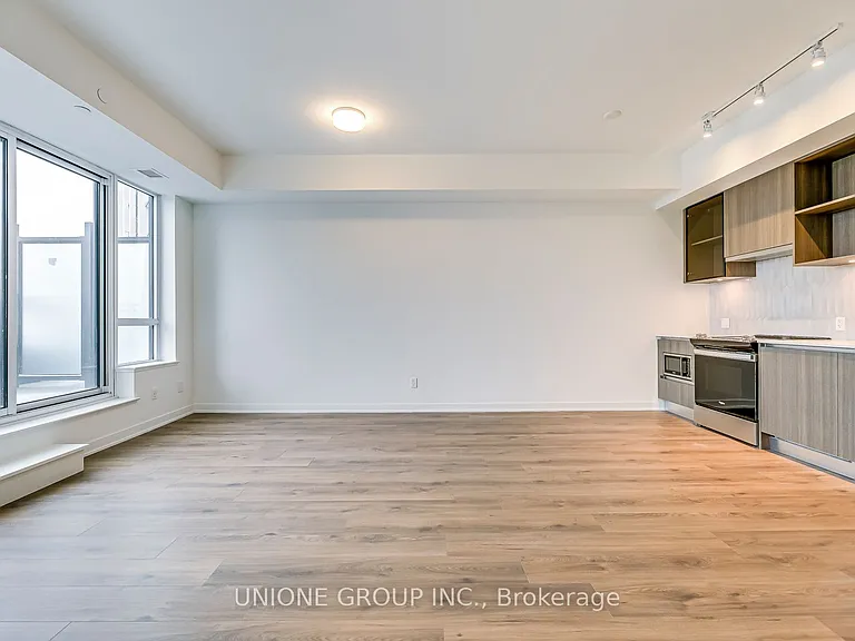 405 Dundas St W #336 — Photo 5