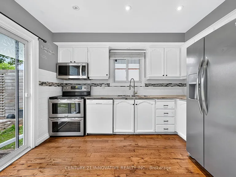 154 Fanshawe Dr — Photo 12