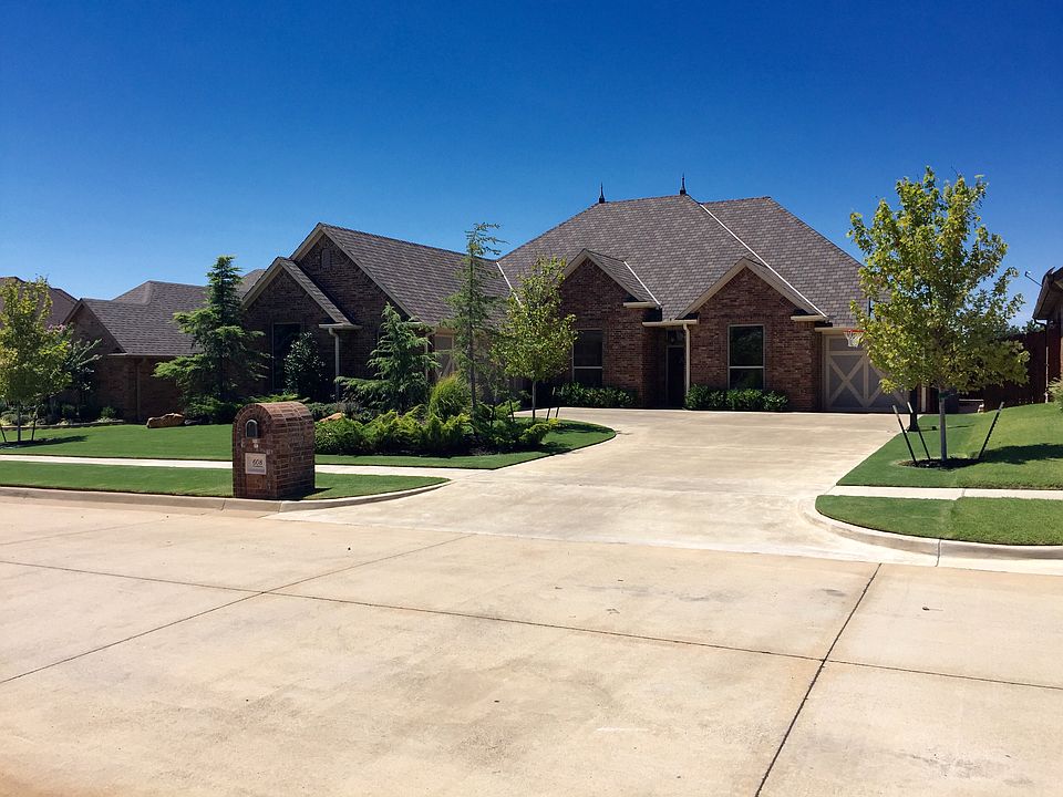 1st image of 608 NW Brookehaven Ptwy