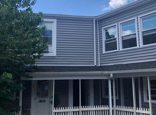 202 S Samuel St #102, Charles Town, WV