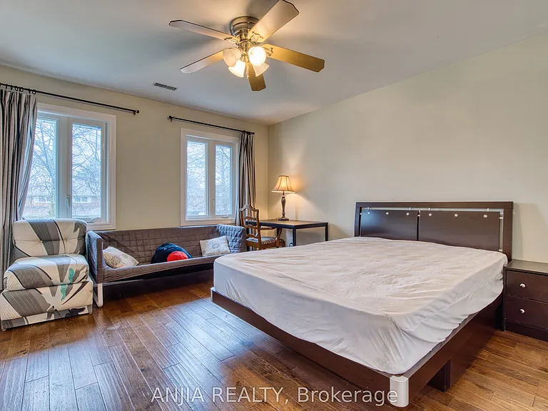 37 Allangrove Cres #2 — Photo 5