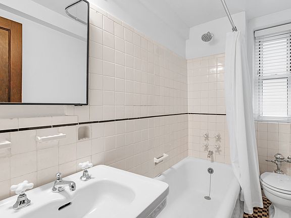 5th image of 414 E 52nd St APT 7E