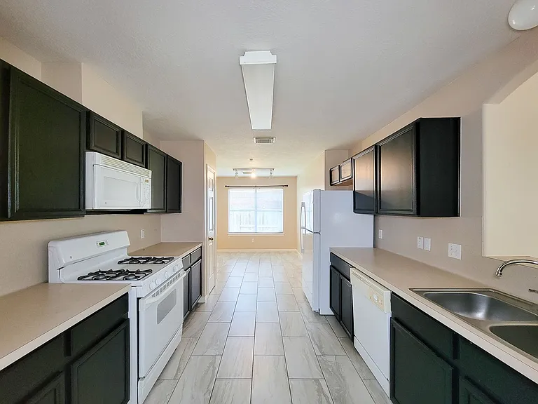 18446 S Wimbledon Dr — Photo 14