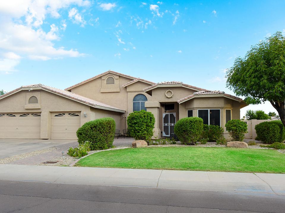 1st image of 7641 W Windrose Dr